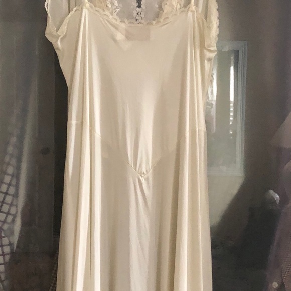 This already sold/ Night gown and robe - Picture 8 of 8